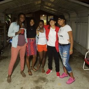 Meet your Posher, Crystal